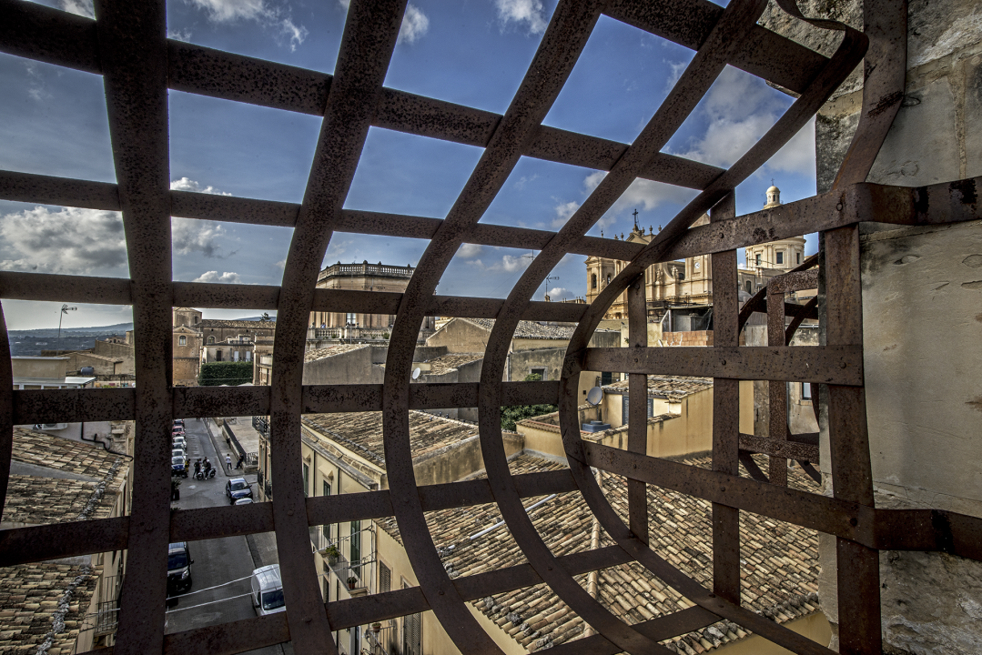 città di Noto veduta dalle gelosie di Santa Chiara 