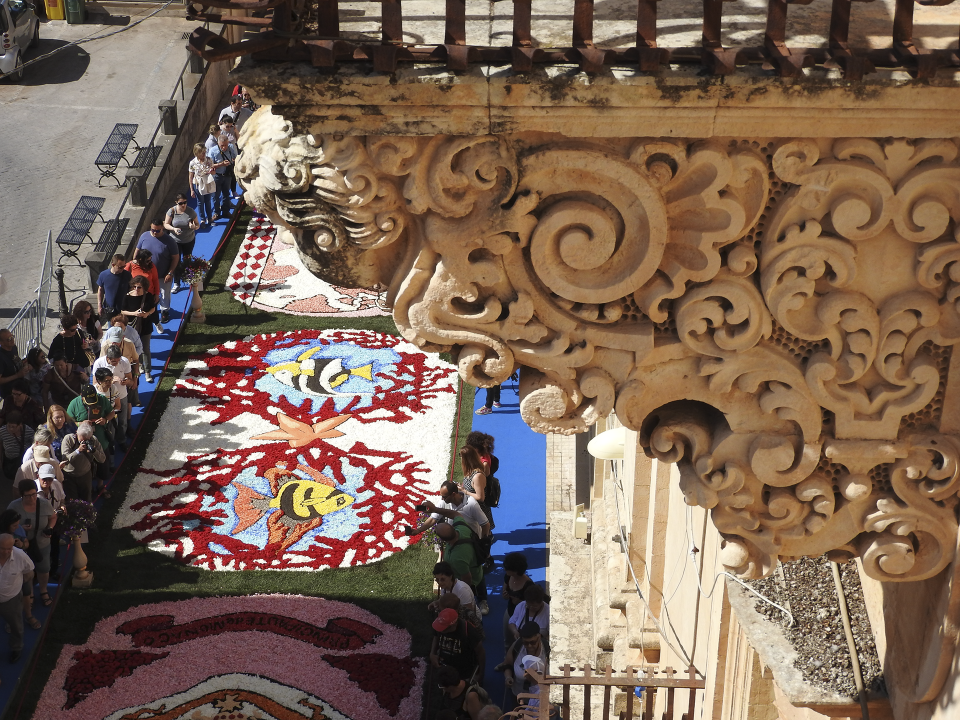 Via Nicolaci Infiorata 