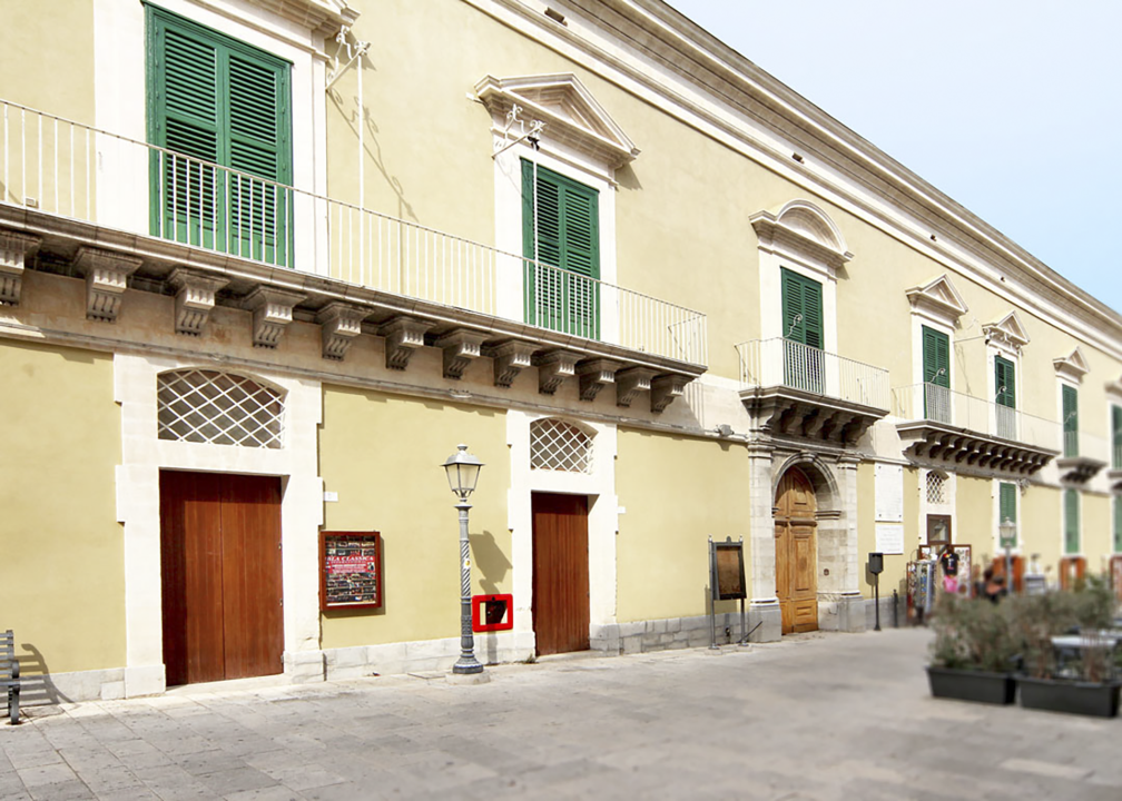 palazzo arezzo donna fugata